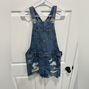 American Eagle shorts overalls. Only worn a few times. Size small.